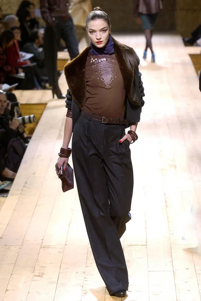 Look 15